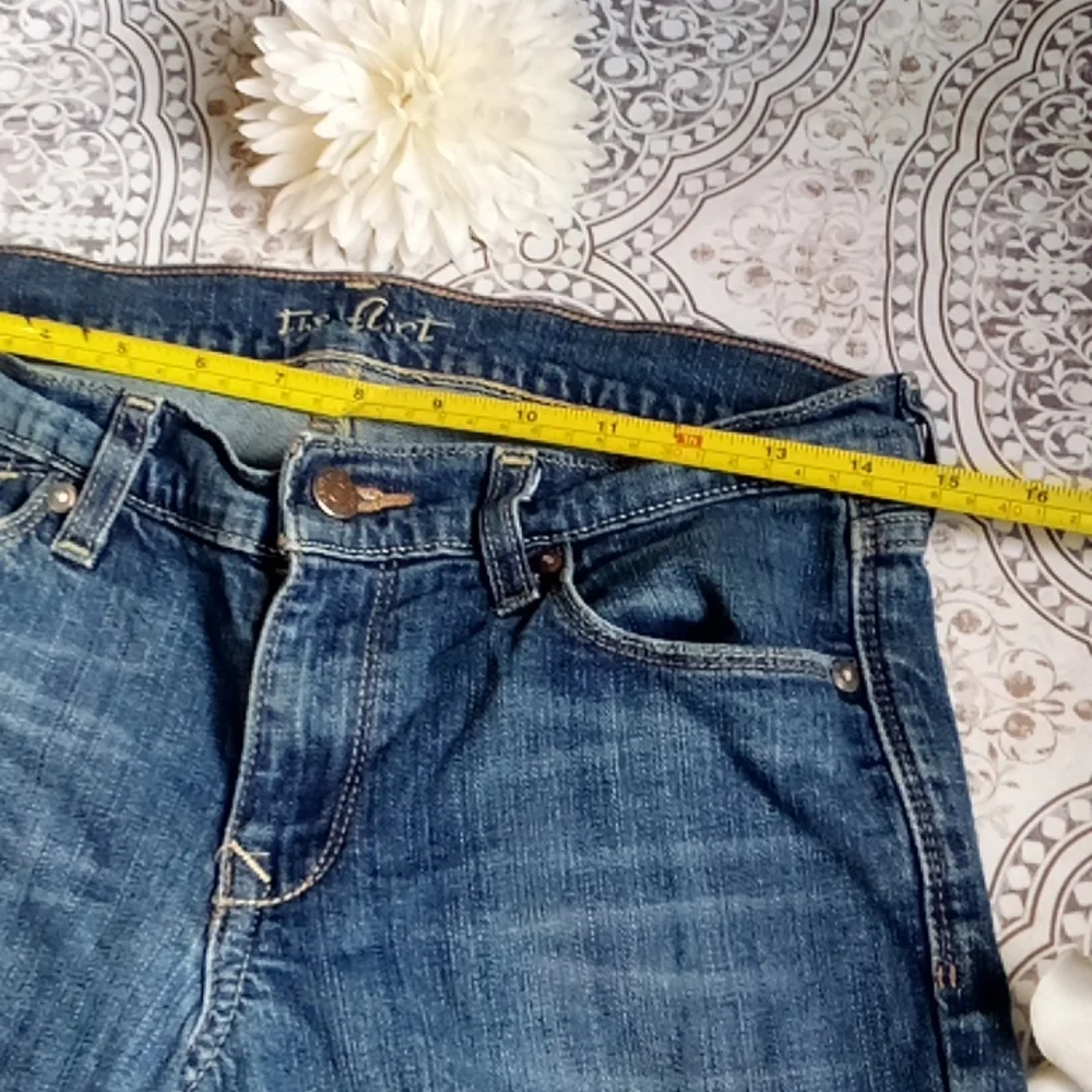 OLD Navy "The Flirt" slim bootcut jeans - Picture 7 of 12